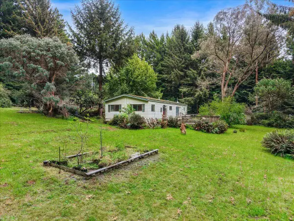 875 Aldergrove Road, Arcata, CA 95521