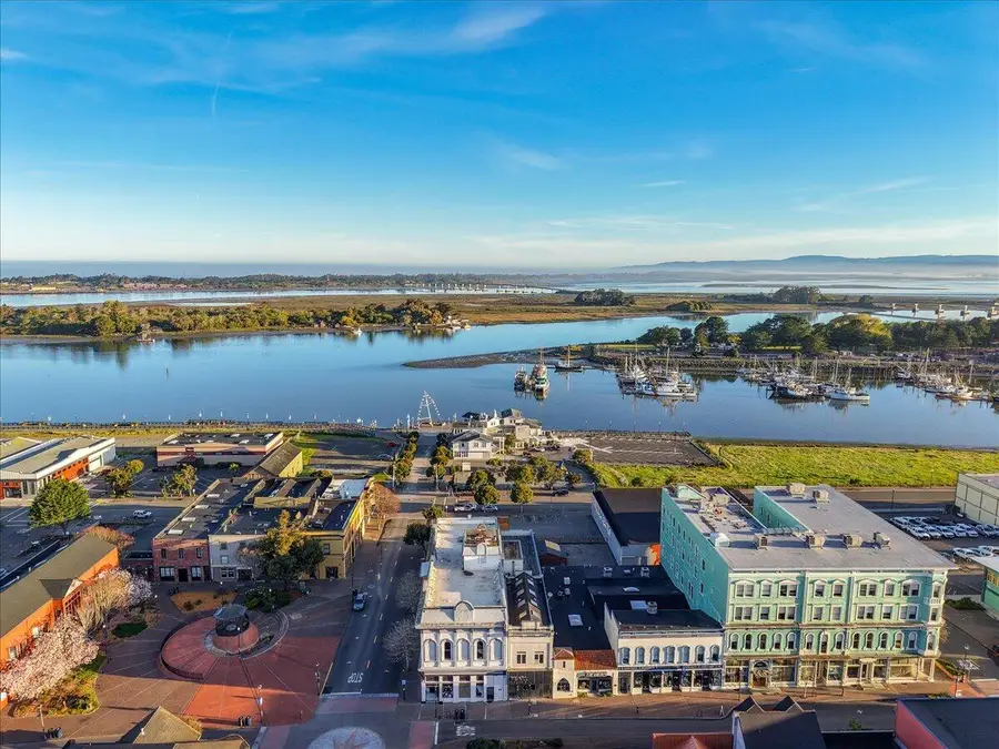 123 F Street, Eureka, CA 95501 - #3