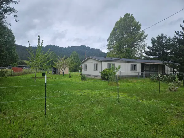 7870 State Highway 36, Carlotta, CA 95528