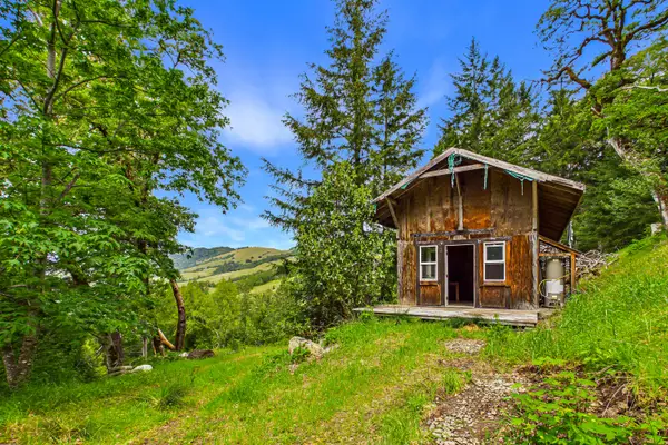 539 Wade Road, Garberville, CA 95542