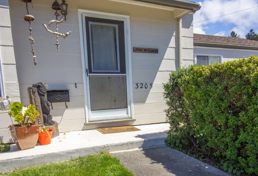 3205 R Street, Eureka, CA 95503 - #3