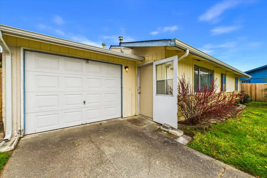 2220 Wisteria Way, Arcata, CA 95521 - #3