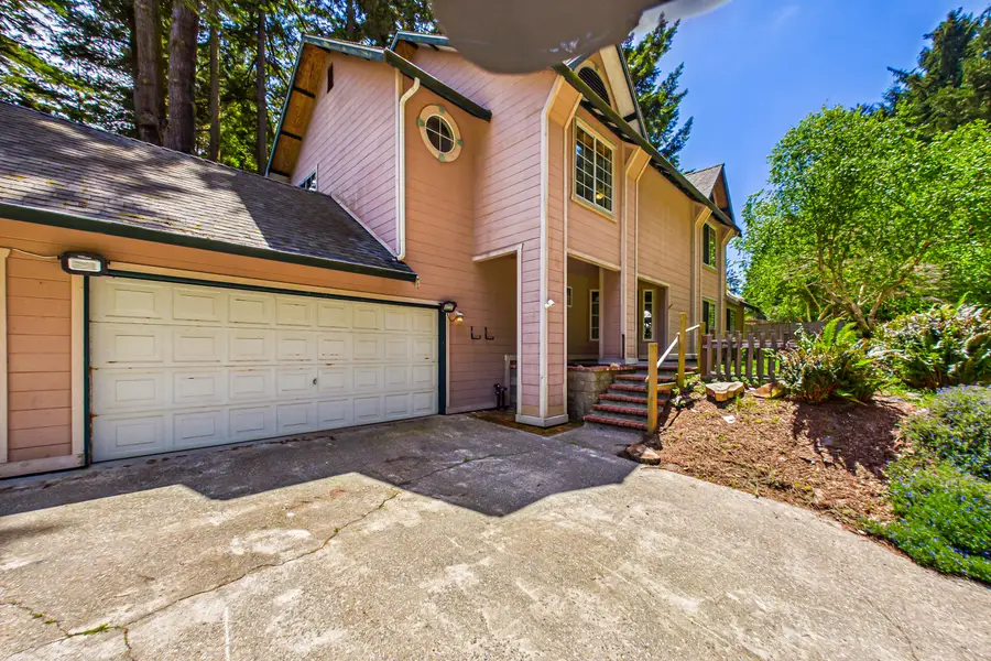 7025 London Drive, Eureka, CA 95503 - #3