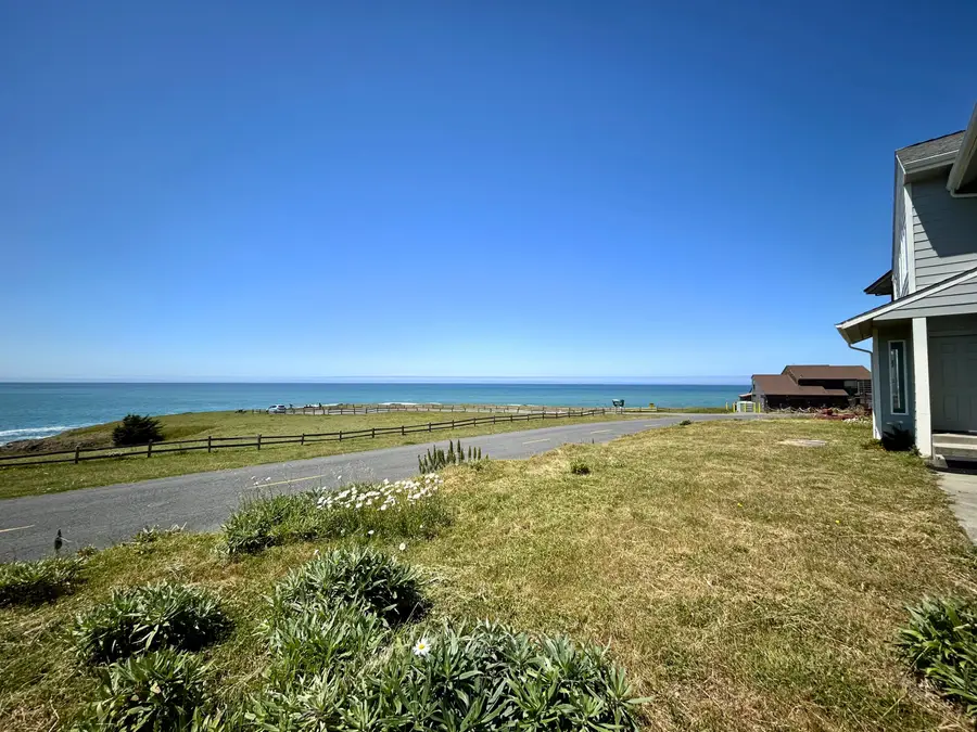 5 Clam Court, Shelter Cove, CA 95589 - #2