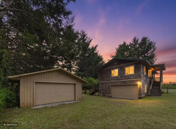 111 Beach Road, Shelter Cove, CA 95589