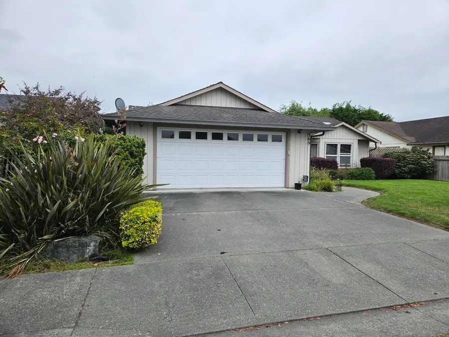 569 Senestraro Way, Fortuna, CA 95540 - #2