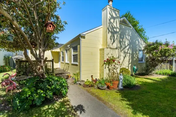 2964 Union Street, Eureka, CA 95501