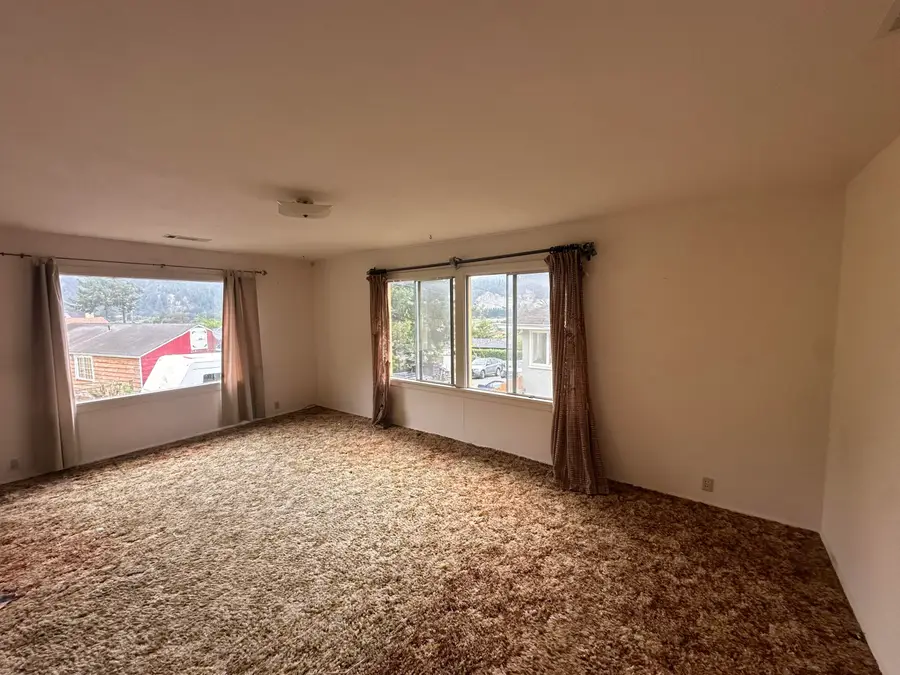 345 Douglas Street, Rio Dell, CA 95562 - #3