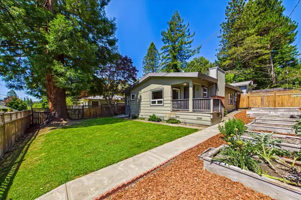 10 Page Way, Fortuna, CA 95540