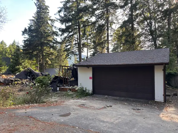 92 Sunset Lane, Willow Creek, CA 95573