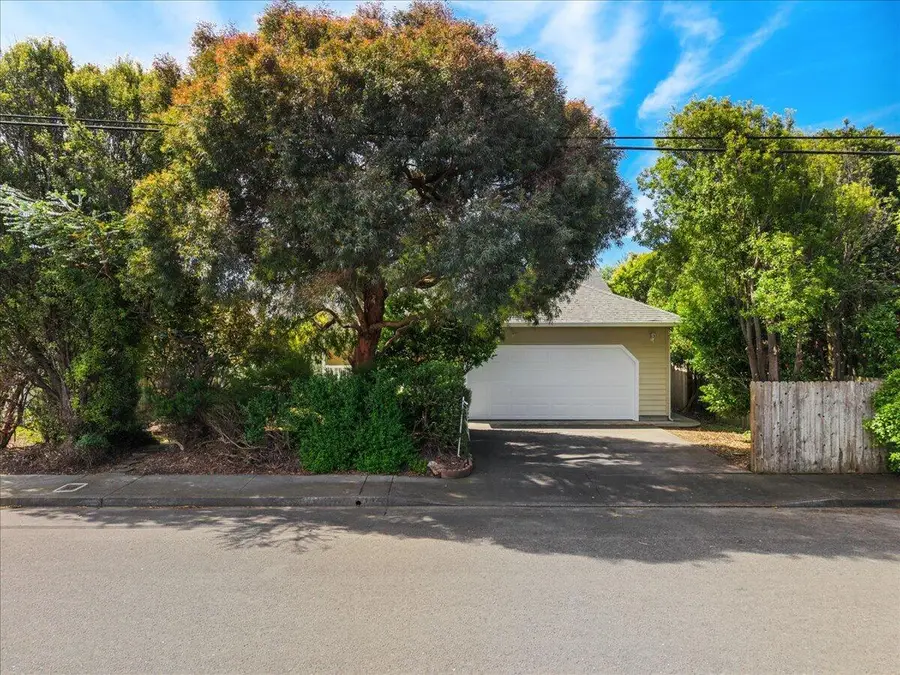 1148 Eucalyptus Road, McKinleyville, CA 95519 - #3