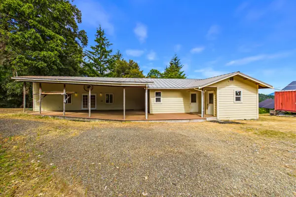 3761 Blue Rock Road, Garberville, CA 95542