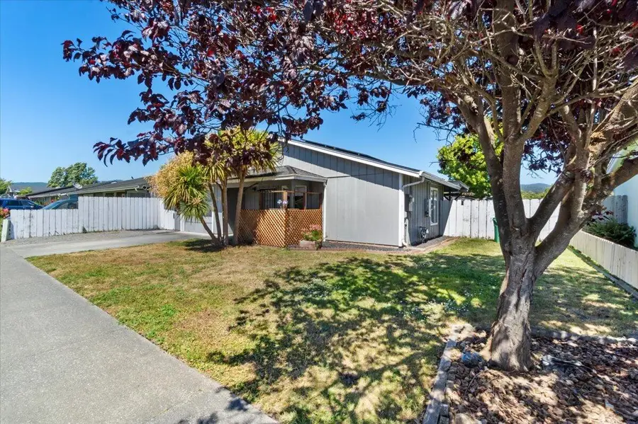 825 Barry Avenue, Fortuna, CA 95540 - #2