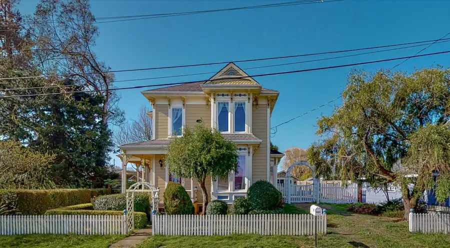 1337 Lincoln Street, Ferndale, CA 95536 - #2