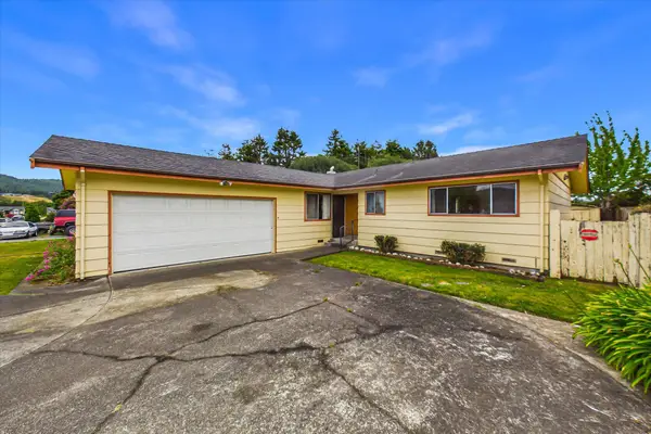 2027 2nd Avenue, Fortuna, CA 95540