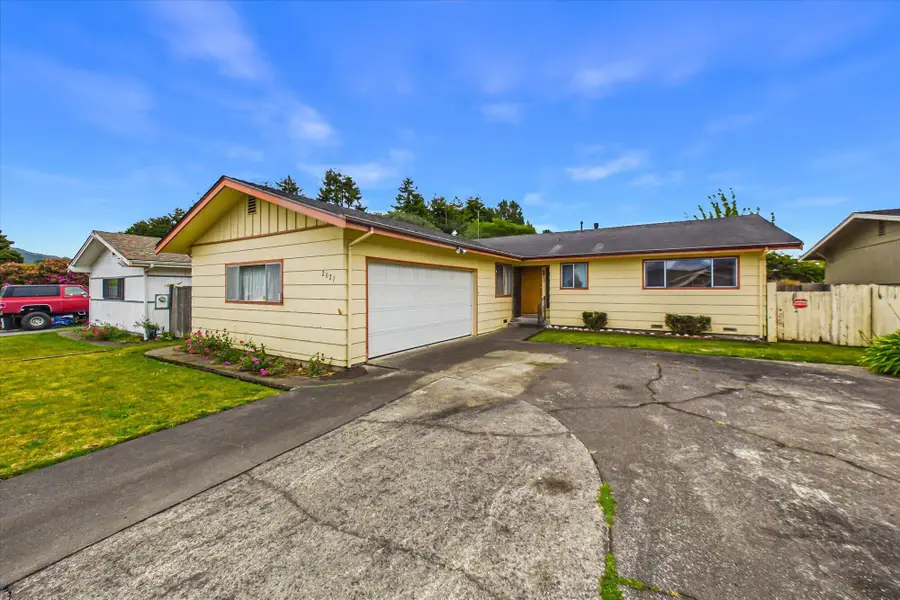 2027 2nd Avenue, Fortuna, CA 95540 - #3