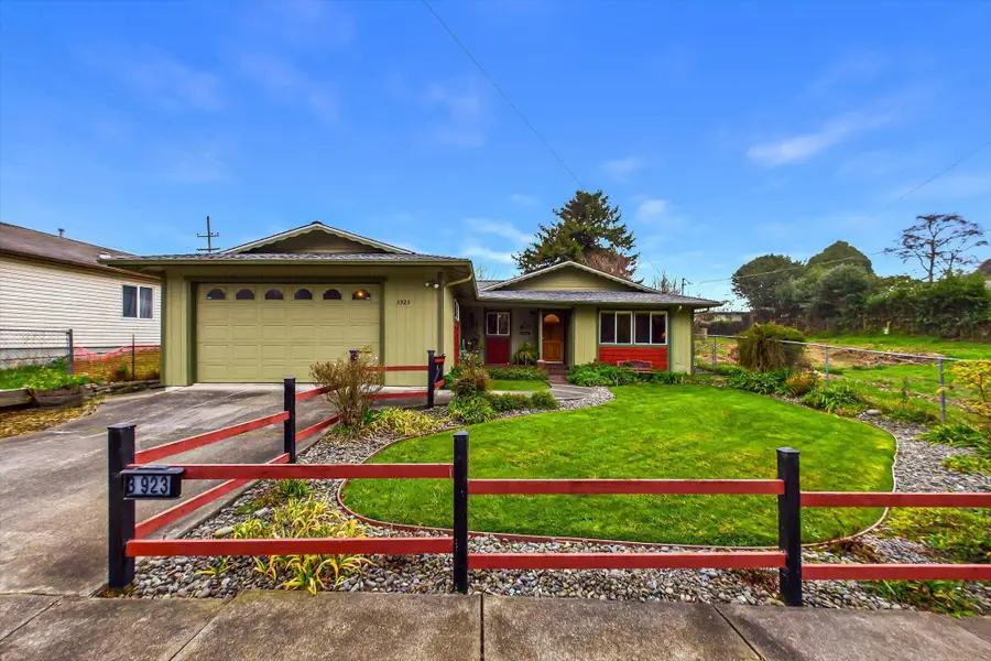 3923 D Street, Eureka, CA 95503 - #3