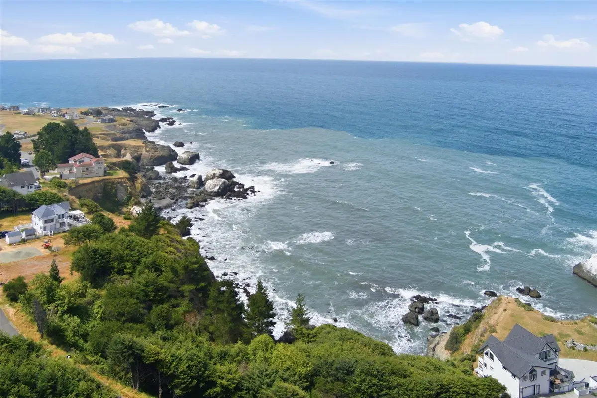 226/244+ Dolphin Drive, Shelter Cove, CA 95589 - #1