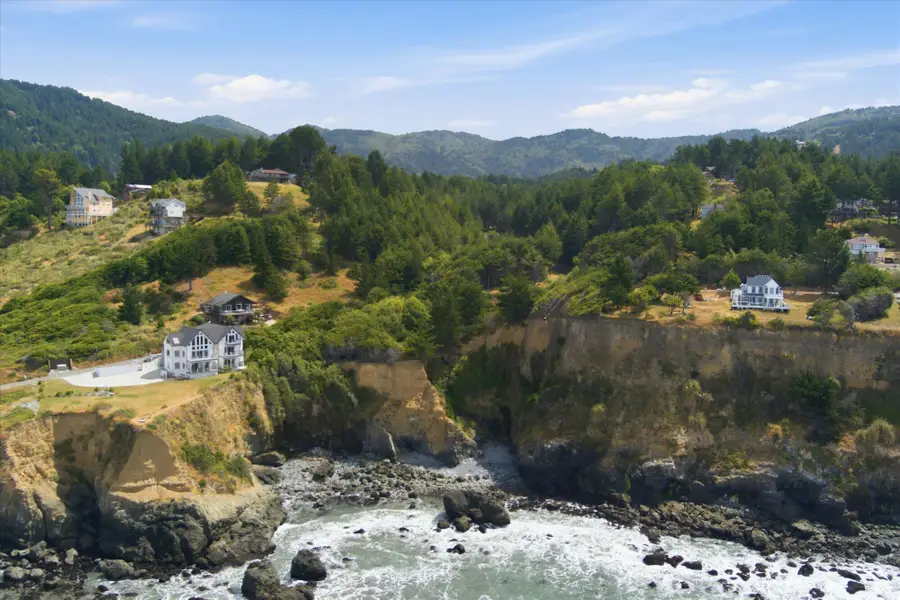 226/244+ Dolphin Drive, Shelter Cove, CA 95589 - #2