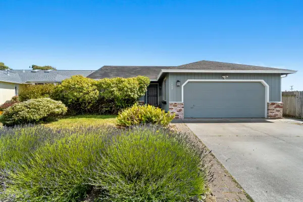 1400 Bates Road, McKinleyville, CA 95519