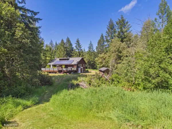 151 Drew Road, Garberville, CA 95542