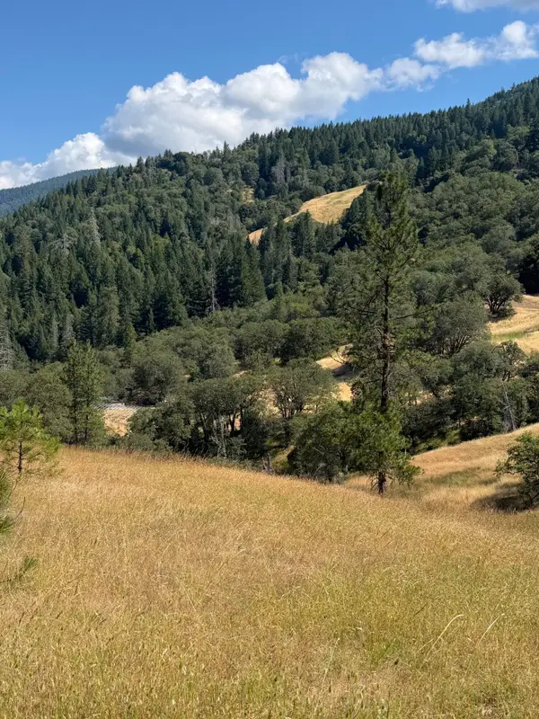 81 94th Street, Mad River, CA 95552