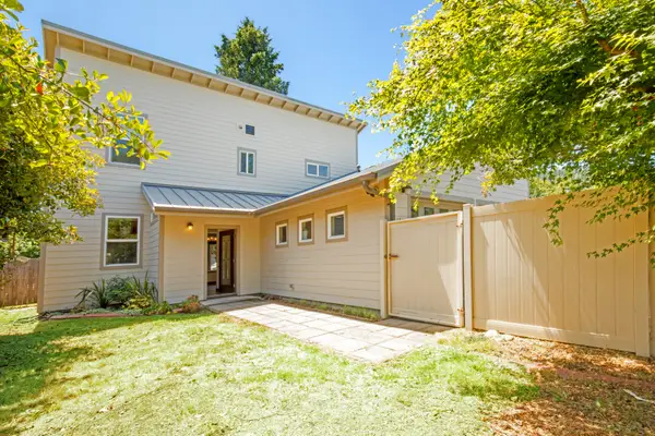 130 Pine Avenue, Redway, CA 95560