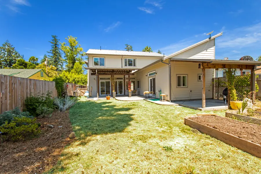 130 Pine Avenue, Redway, CA 95560 - #3