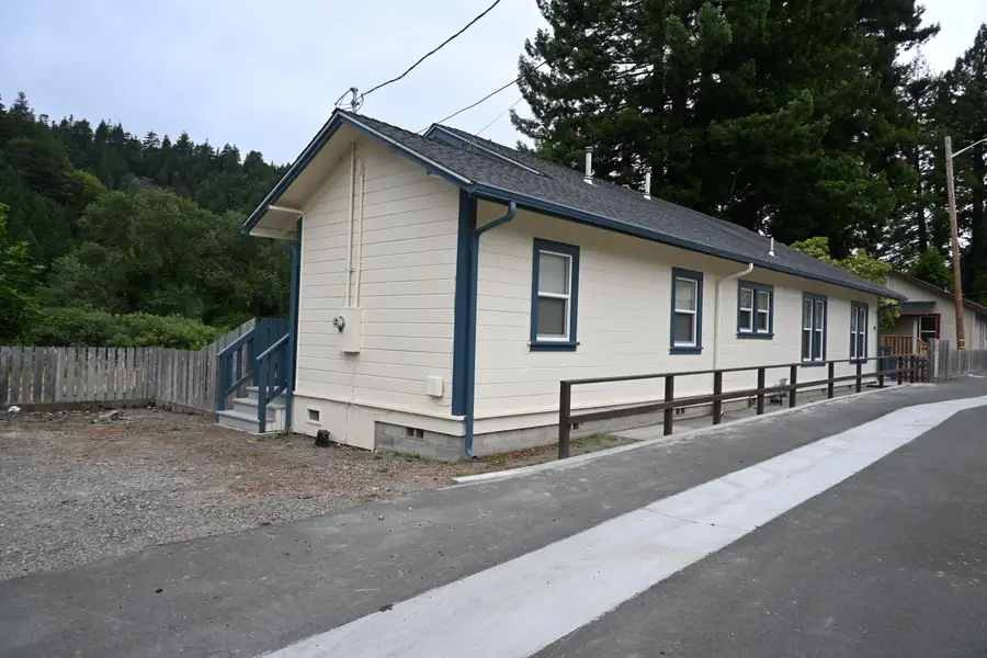827 8th Street, Scotia, CA 95565 - #2