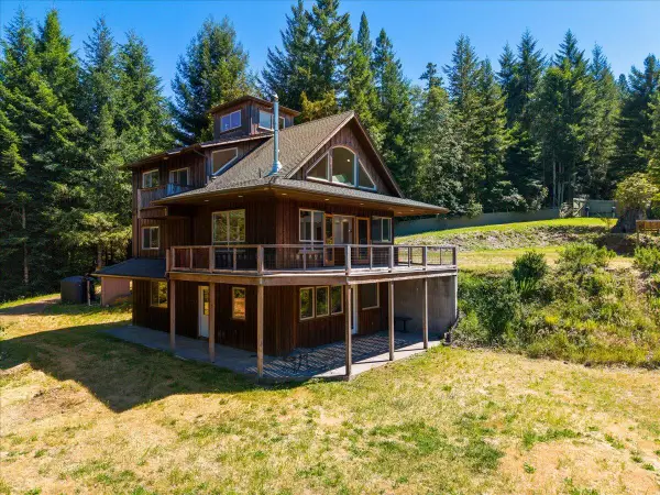 5623 Kneeland Road, Kneeland, CA 95549