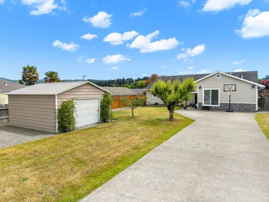 1561 Wood Street, Fortuna, CA 95540 - #2