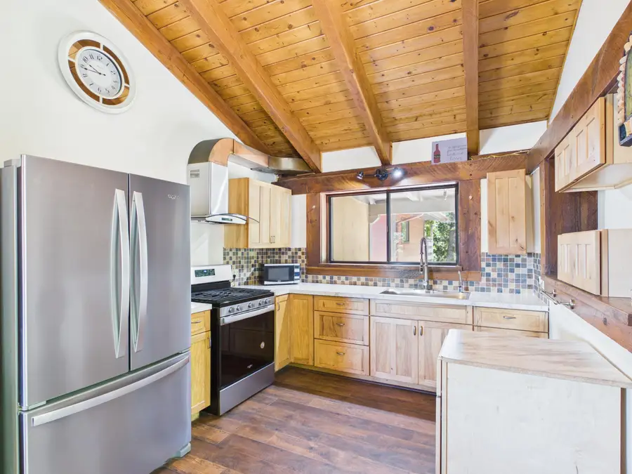 2335 Crooked Prairie Road, Garberville, CA 95542 - #2