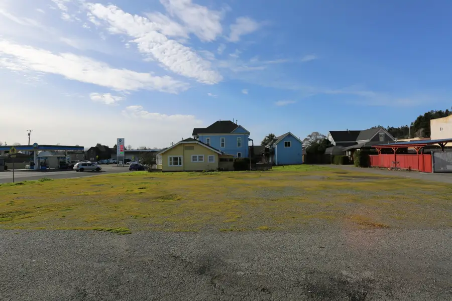 860 Main Street, Fortuna, CA 95540 - #3