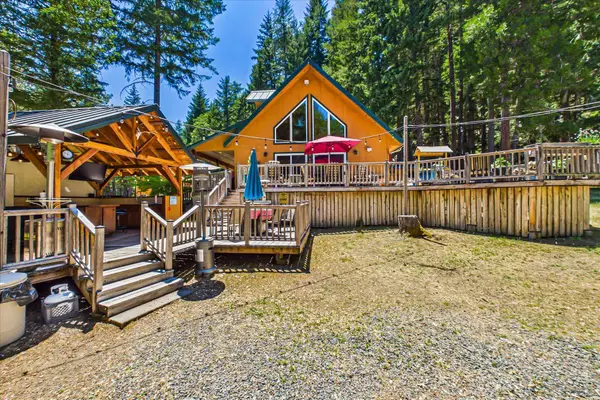 571 Sunrise Boulevard, Ruth Lake, CA 95526