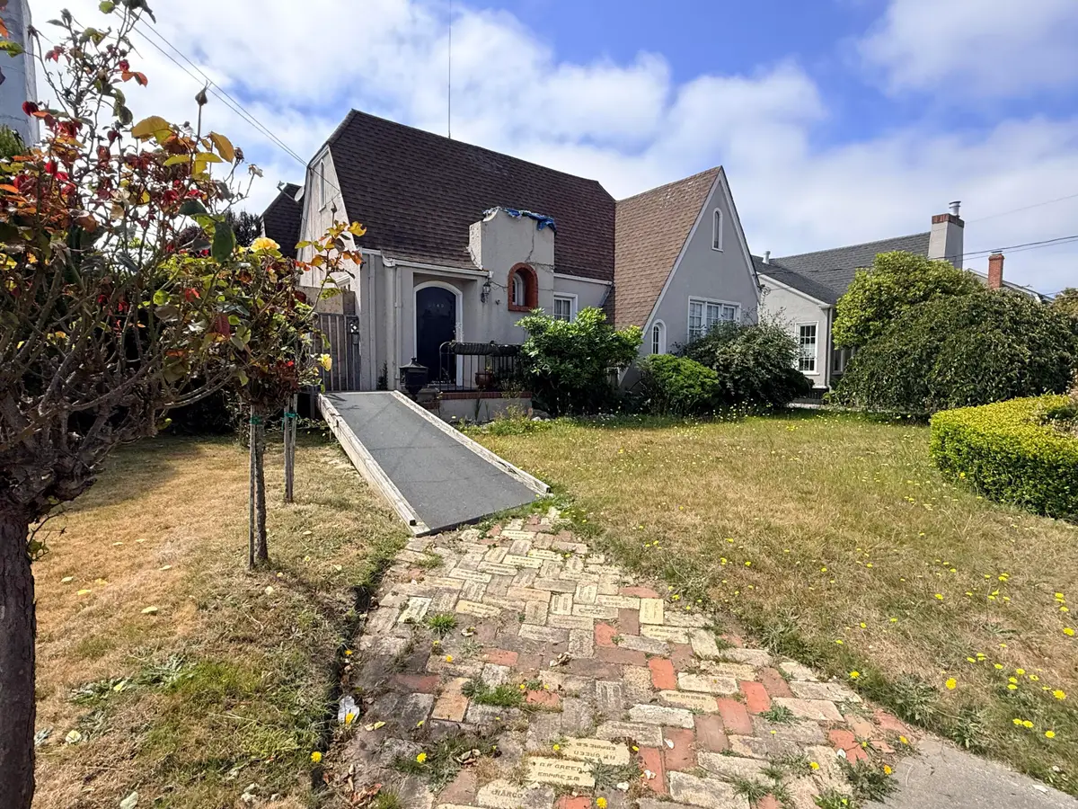 3140 F Street, Eureka, CA 95503 - #1
