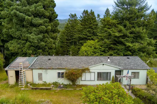 420 Hidden Valley Road, Bayside South, CA 95524