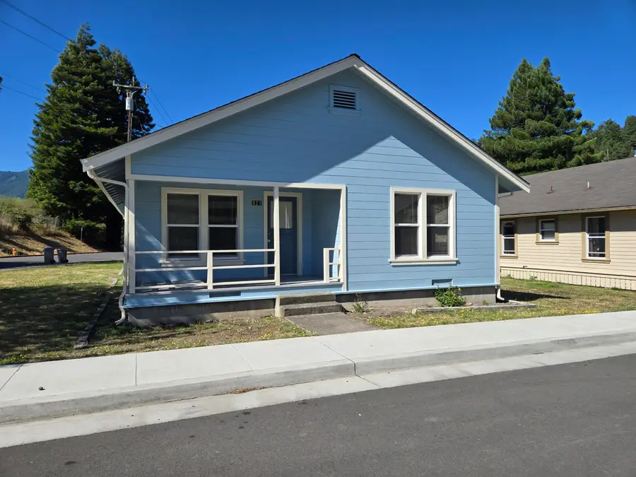 821 8th Street, Scotia, CA 95565 - #2