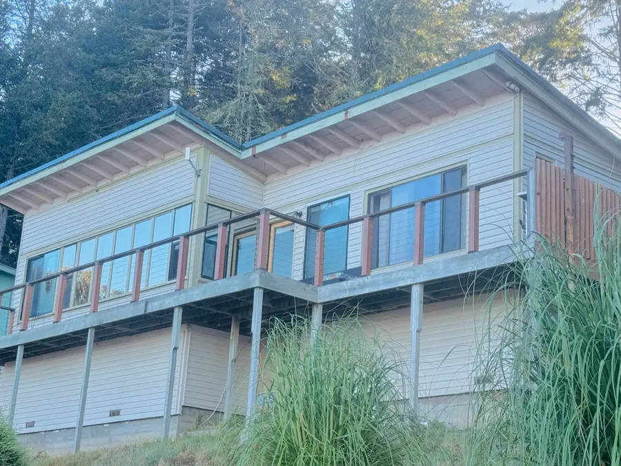 180 Machi Road, Shelter Cove, CA 95589 - #3