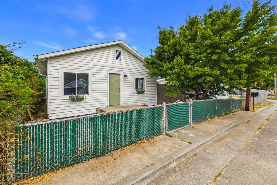 266 Berkeley Street, Rio Dell, CA 95562 - #3