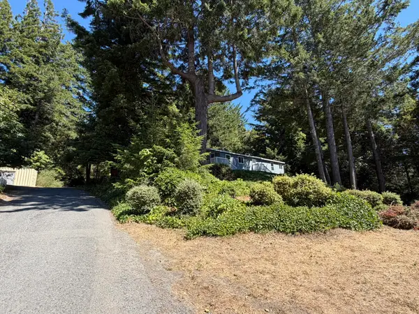 138 Madrone Road, Weott, CA 95571