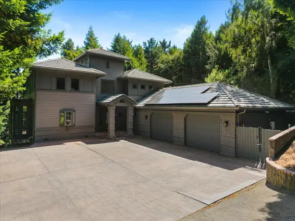 4960 Hidden Meadows Lane, Eureka, CA 95503