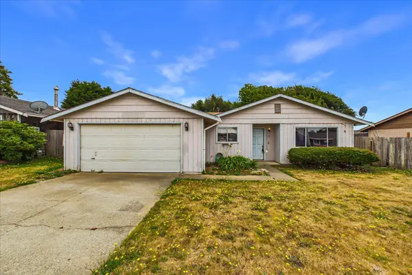 1732 Holly Drive, McKinleyville, CA 95519