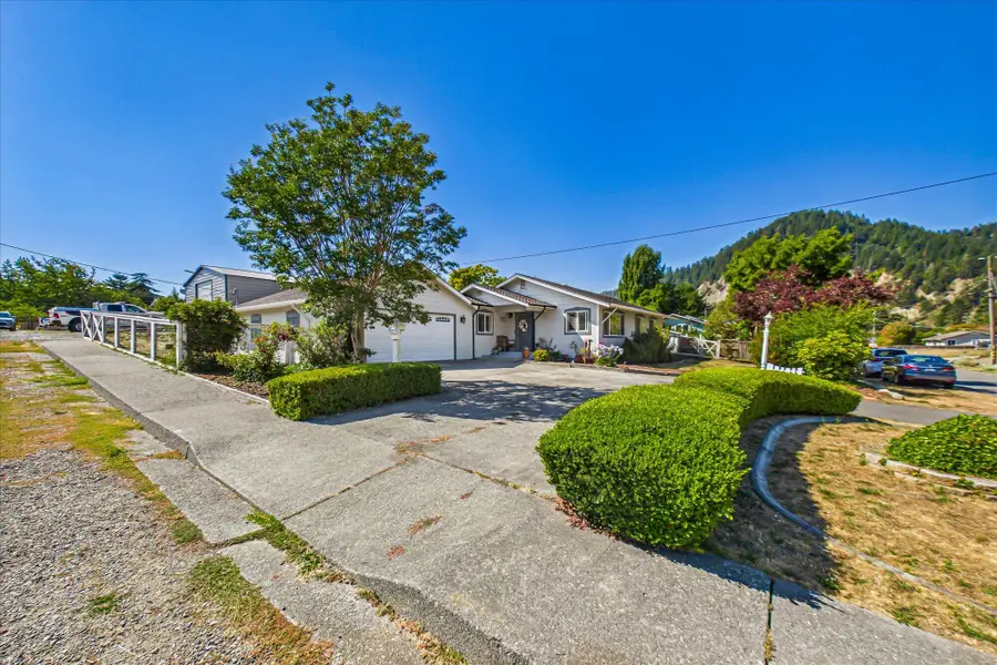 725 Walnut Drive, Rio Dell, CA 95562 - #3
