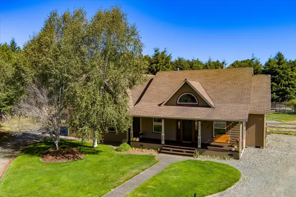1625 Prairie Hawke Court, McKinleyville, CA 95519