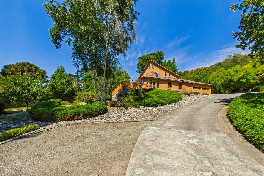 2385 Drake Hill Road, Fortuna, CA 95540 - #2