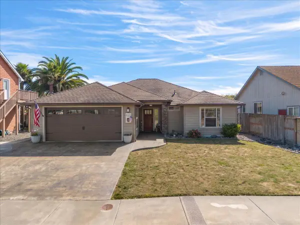 723 Springville Avenue, Fortuna, CA 95540