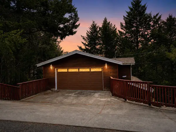 84 Buckhorn Court, Shelter Cove, CA 95589