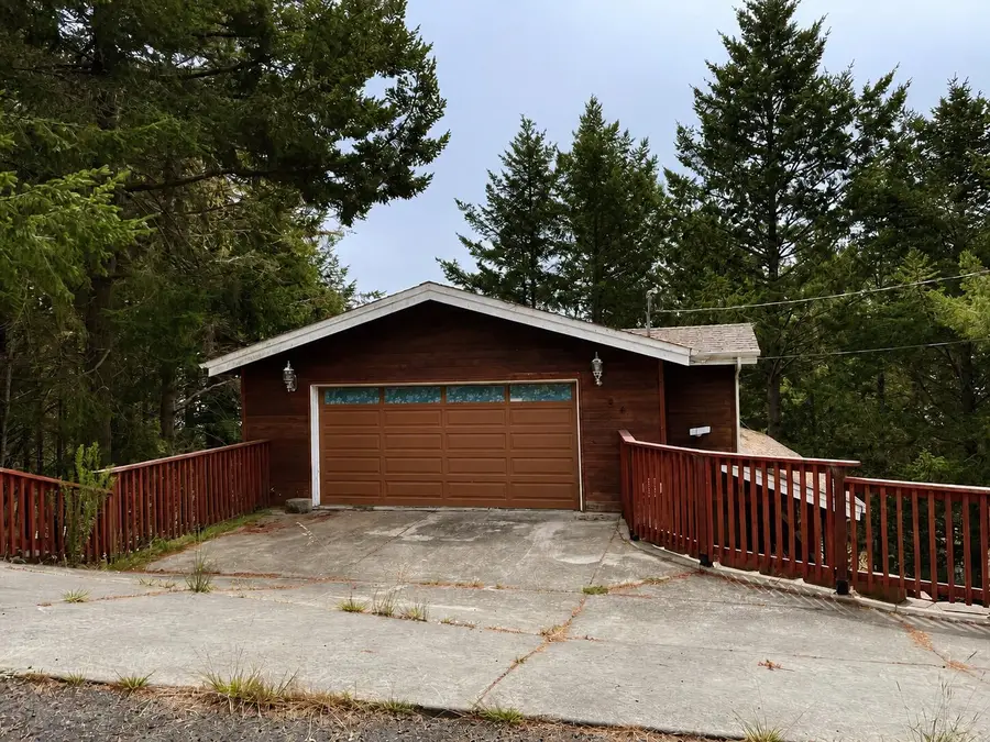 84 Buckhorn Court, Shelter Cove, CA 95589 - #2