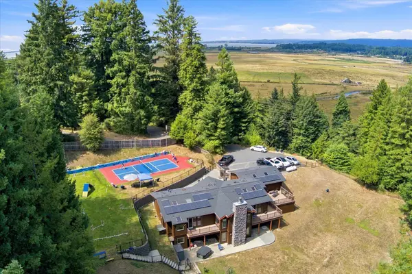 2615 Swanlund Lane, Freshwater, CA 95503