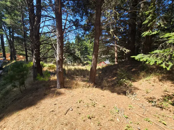 24 Cove View Drive, Shelter Cove, CA 95589